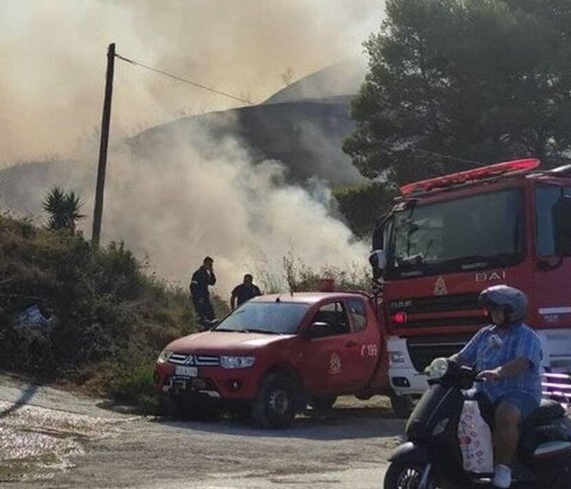 Φωτιά στο Αργάσι Ζακύνθου - Επιχειρούν επίγεια και εναέρια μέσα, ανησυχούν οι κάτοικοι