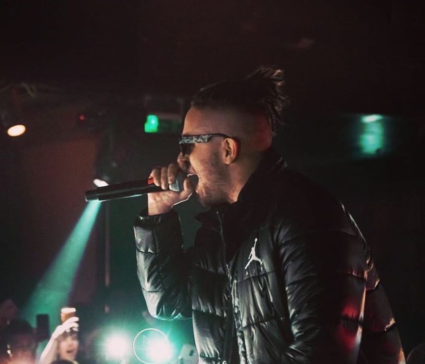 O iLLEOo έχει σπάσει κάθε ρεκόρ και με αυτόν τον τρόπο ξεπέρασε μέχρι και τον Justin Bieber