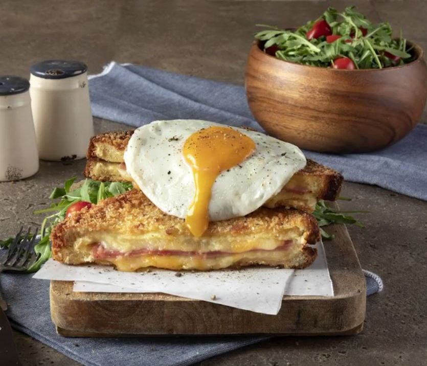 Άκης Πετρετζίκης: Deep-fried croque madame