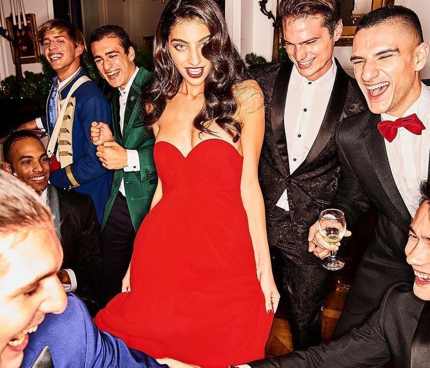 Η Ειρήνη Καζαριάν και οι φίλες της από το GNTM  σε βραδινή έξοδο