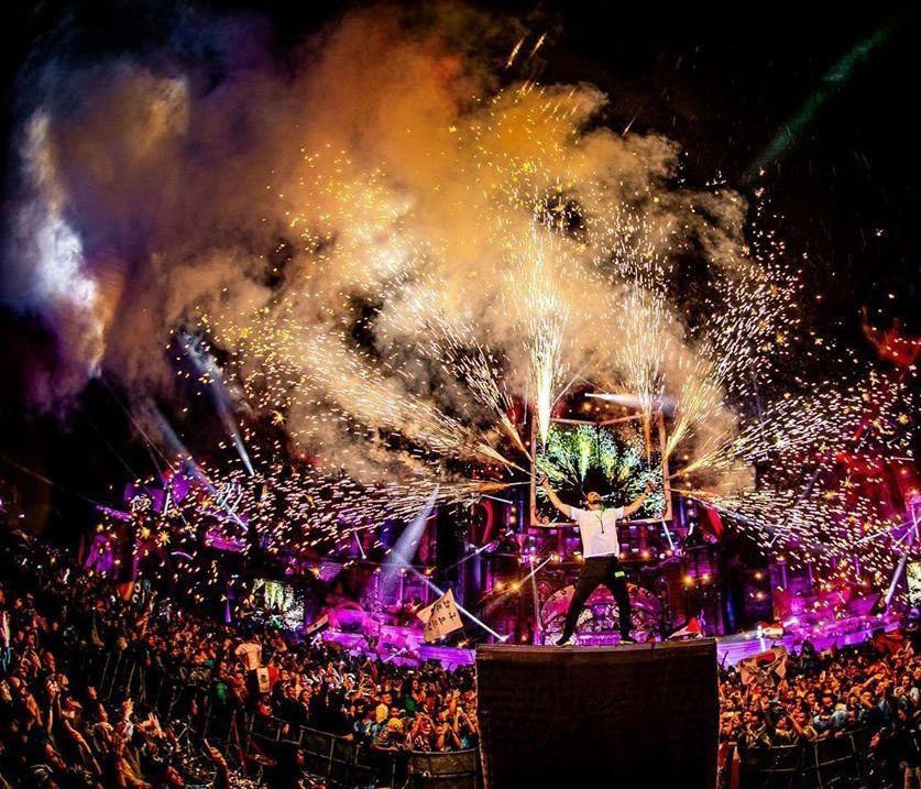 Τώρα μπορείς να πας στο μεγαλύτερο fest «Tomorrowland» από το... σαλόνι σου