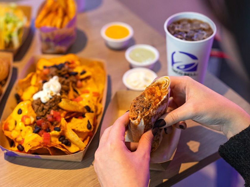 Taco Bell: Το αγαπημένο μεξικάνικο spot φέρνει τα πάνω - taco στο The Mall Athens