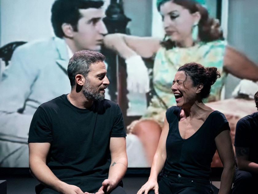 Τα Παιδιά ενός Κατώτερου Θεού: Έρωτας, σιωπή και το δικαίωμα να υπάρχουμε χωρίς μετάφραση