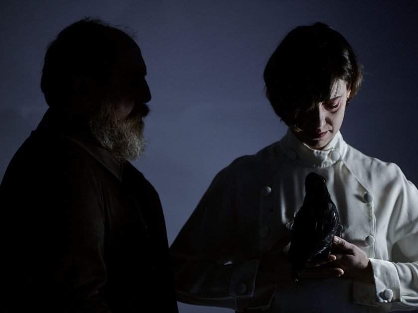 Ο δυσνόητος Πόε και Το Κοράκι: 180 χρόνια μετά μάς διαβάζει ξανά- Το μουσικό αναλόγιο στο Rabbithole