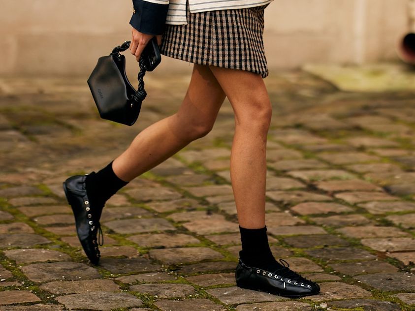 Party flats: Οδηγός για κομψές βραδινές εμφανίσεις χώρίς τακούνια