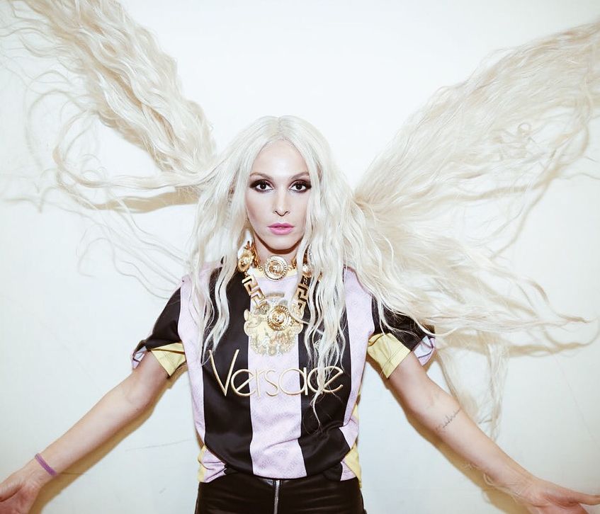 H Tάμτα είναι το απόλυτο hair icon και έχουμε τις αποδείξεις