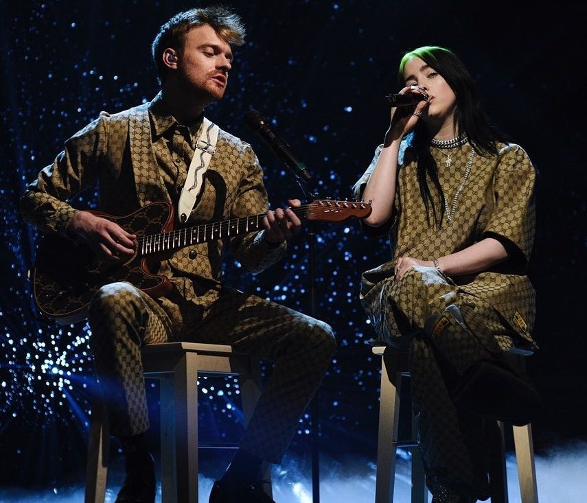 Ξέρεις τον υποψήφιο για Grammy αδελφό της Billie Eilish; Ήρθε η ώρα να τον μάθεις!