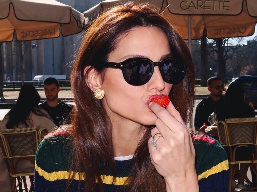 Η Ηλιάνα Παπαγεωργίου με το trend των rosewood lips για χείλη με περισσότερο όγκο