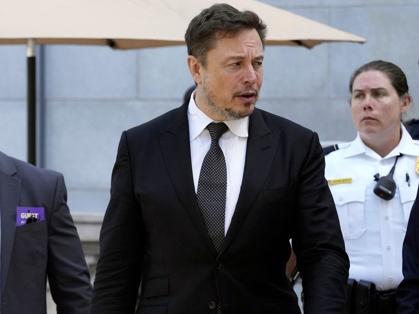 Ο Elon Musk μίλησε για την ερωτική ζωή με την Amber Heard και δημοσίευσε σπάνια #tbt φωτογραφία της