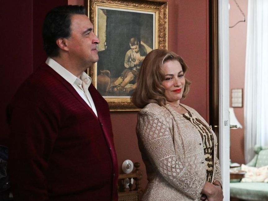 Με 50's look η Μαριάννα Τουμασάτου: Η μεταμόρφωση και ο άνισος αγώνας στο Σπίτι Δίπλα στο Ποτάμι