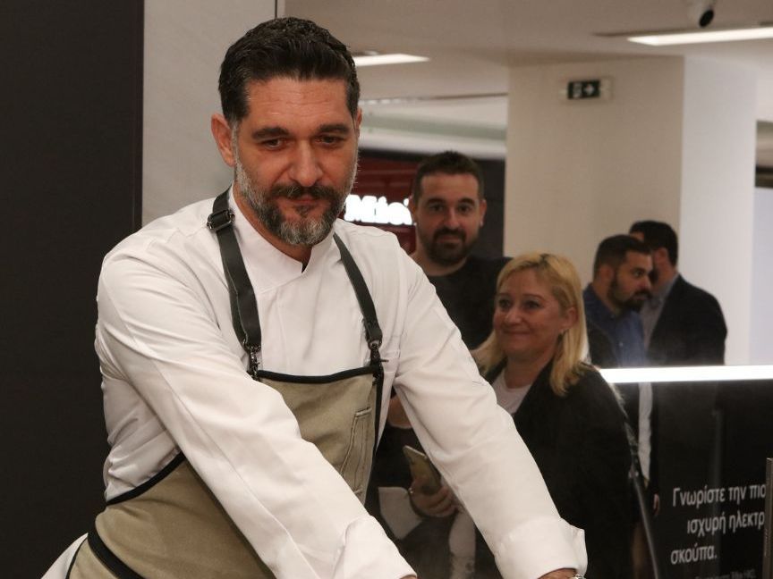 Πάνος Ιωαννίδης: Ο τρόπος που έχασε 14 κιλά και οι γιορτές με τον γιο και τη σύζυγό του