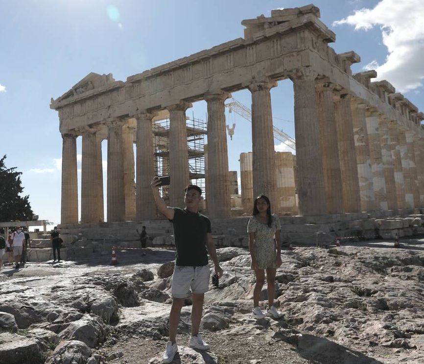 Τουρισμός - Θεοχάρης: Η Ελλάδα ανοίγει τις πύλες της 14 Μαΐου με σύνθημα «All you want is Greece»