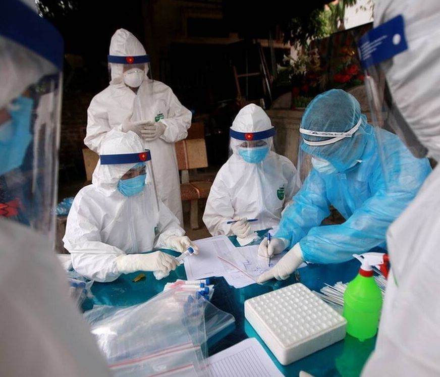 Κορονοϊός: Έτσι σκοτώνει τους ανθρώπους. Ο γρίφος του ανοσοποιητικού & η δυσκολία των γιατρών