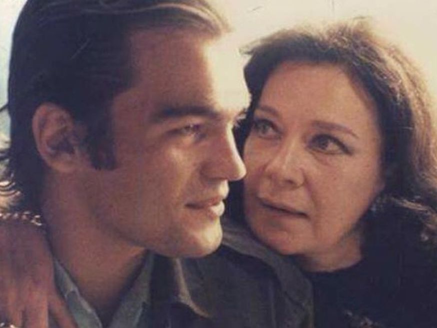 Οι τρεις λέξεις στην ανάρτηση του Κωνσταντίνου Καζάκου για τη μητέρα του, Τζένη Καρέζη, τα είπαν όλα