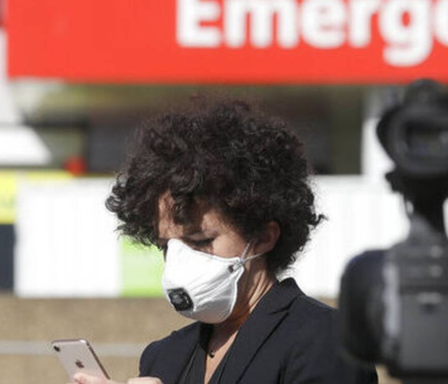 Κορονοϊός - Βρετανία: Πέθανε ο γιατρός που προειδοποιούσε τον Τζόνσον για την πανδημία (pics)