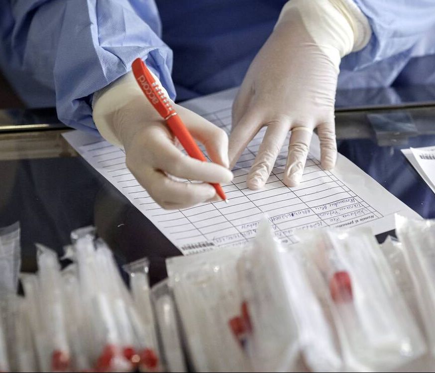 Κορονοϊός: Μεταδίδεται μέσω της σεξουαλικής επαφής; - Τι δείχνει νέα έρευνα