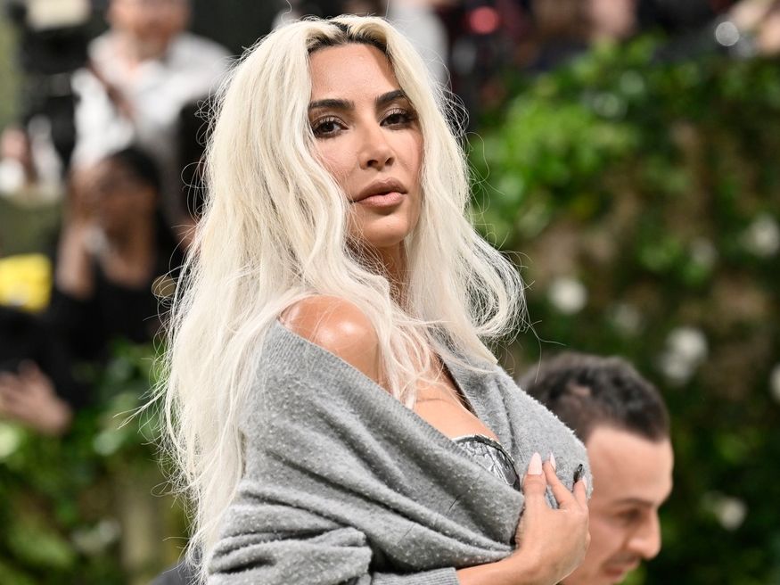 Πώς η SKIMS της Kim Kardashian μπλέχτηκε σε υπόθεση κοκαΐνης εκατομμυρίων;