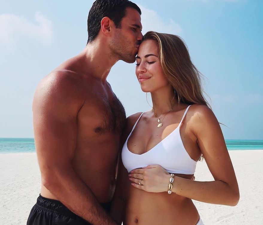 Ποια διάσημη fashion blogger είναι έγκυος και το παράδοξο με την εγκυμοσύνη της!