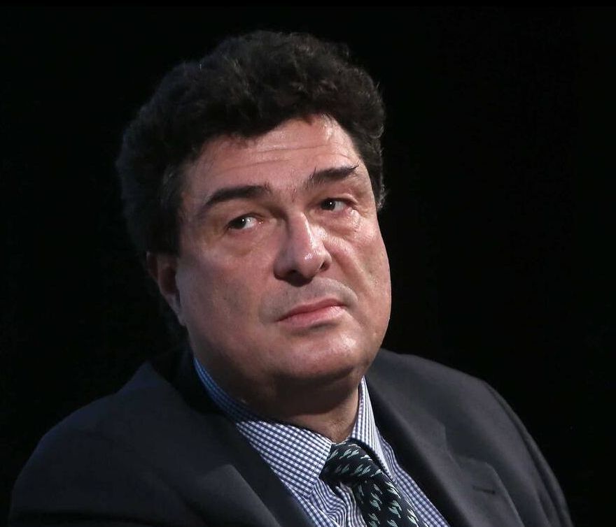 Κορονοϊός: Η πρώτη φωτογραφία του Αλέξη Παπαχελά μέσα από την εντατική