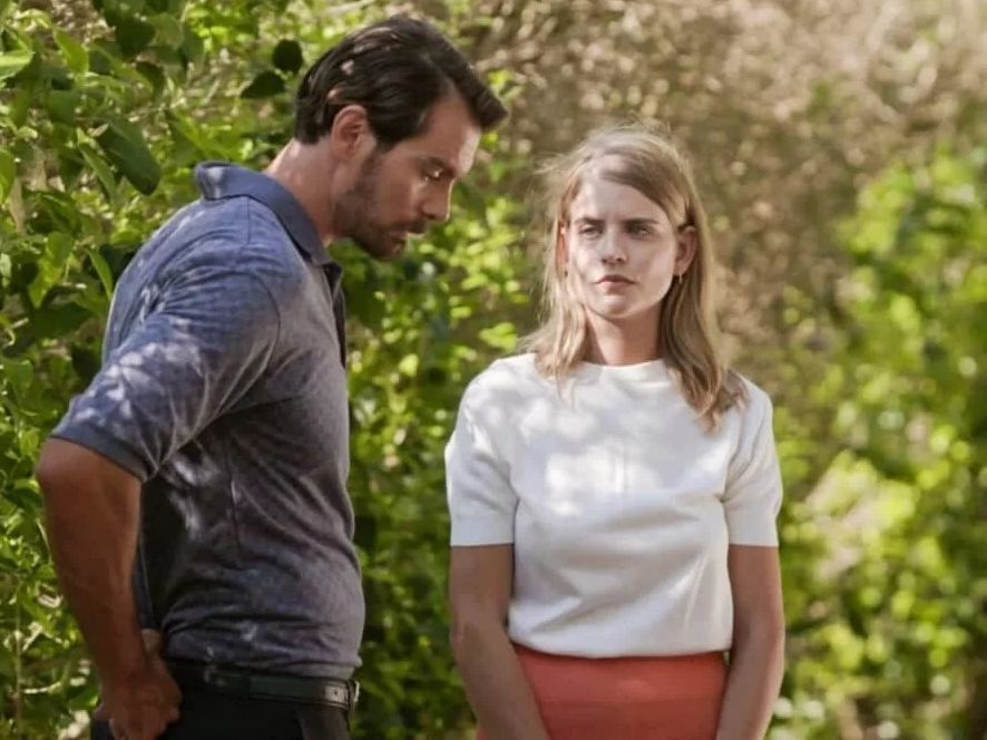 Η Δανάη Μιχαλάκη αναστατώνει 2 άντρες του Grand Hotel και προκαλεί μία νέα κόντρα ως Φρίντα