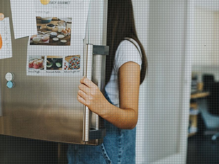 Γιατί πρέπει να βάλεις άμεσα ένα φύλλο Α4 στο ψυγείο σου