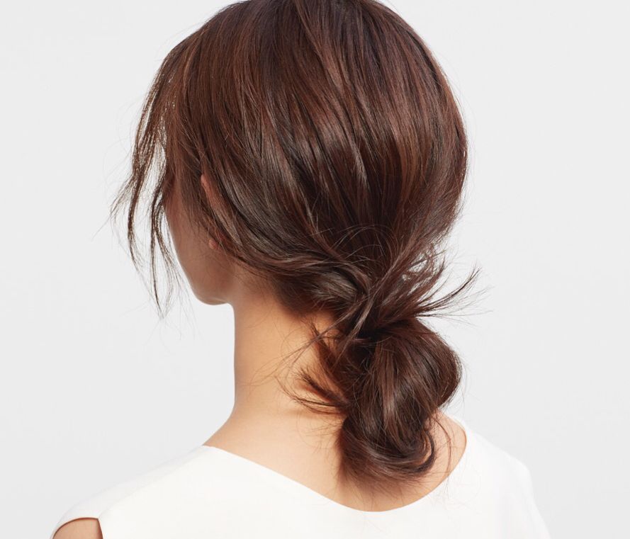 Throwback Thursday! Ο κότσος μπανάνα έγινε πιο μοντέρνος και είναι και πάλι τάση!