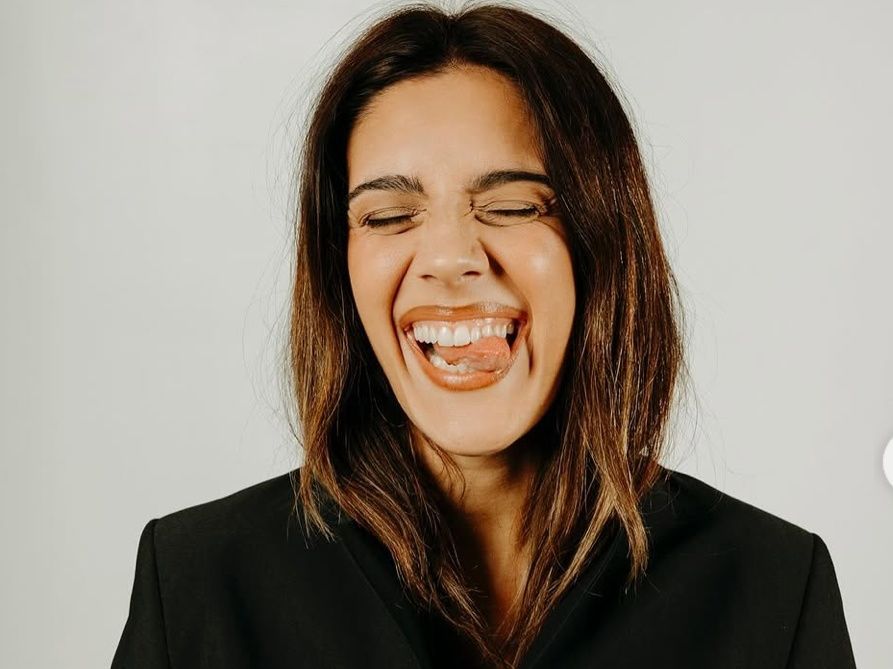 Η νέα γενιά έχει να πει πολλά και η Βασιλική Μιχαλοπούλου τα λέει (και) μέσα από τραγούδια