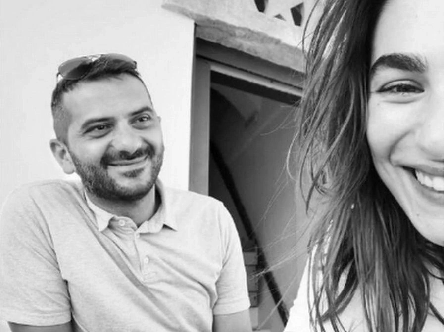 Η Χρύσα Μιχαλοπούλου χόρεψε ζεϊμπέκικο για χάρη του Κουτσόπουλου και μάλιστα στη «δική» του πλατεία