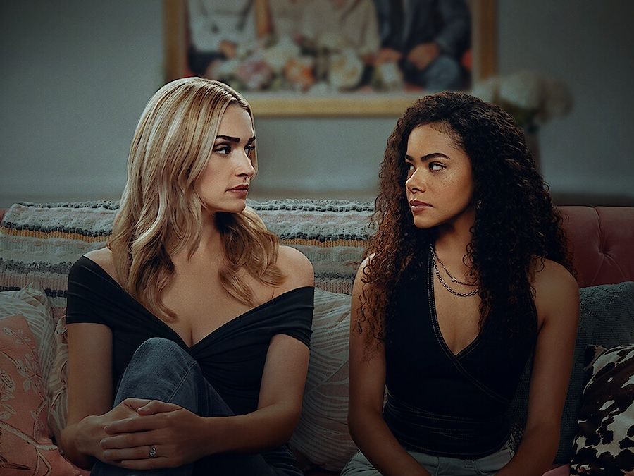 Οι καλύτερες ταινίες & σειρές του Netflix που θα δεις τον Ιούνιο και θα σου φτιάξουν το summer mood