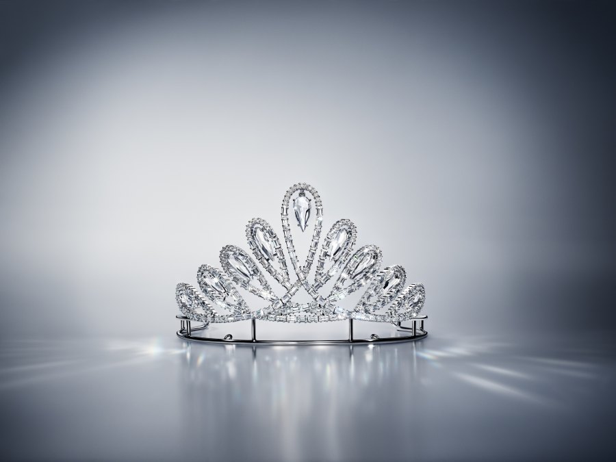 2025_Swarovski_Vienna-Opera-Ball_Tiara_1_72DPI_RGB.jpg