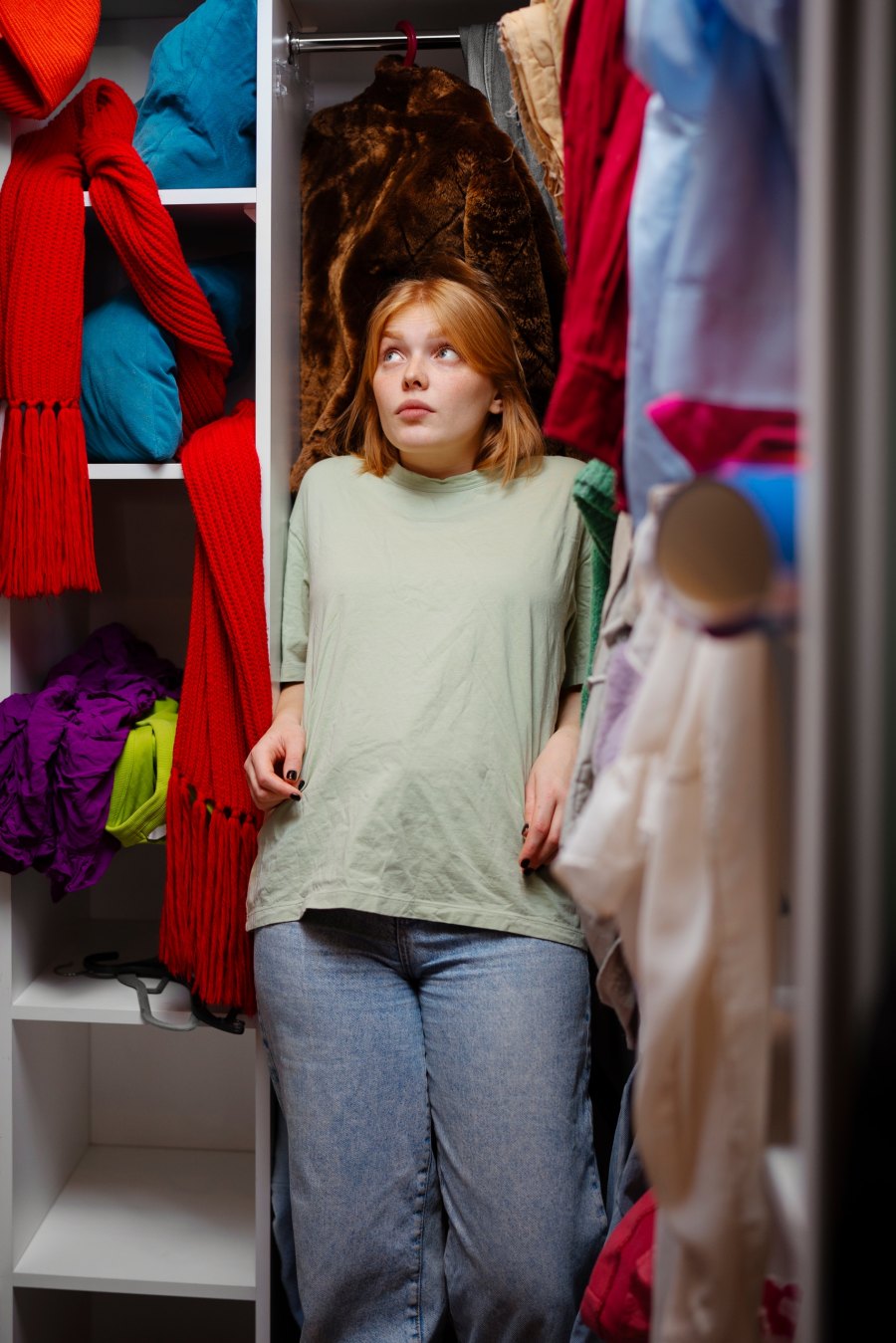 messy-interior-full-clothing.jpg