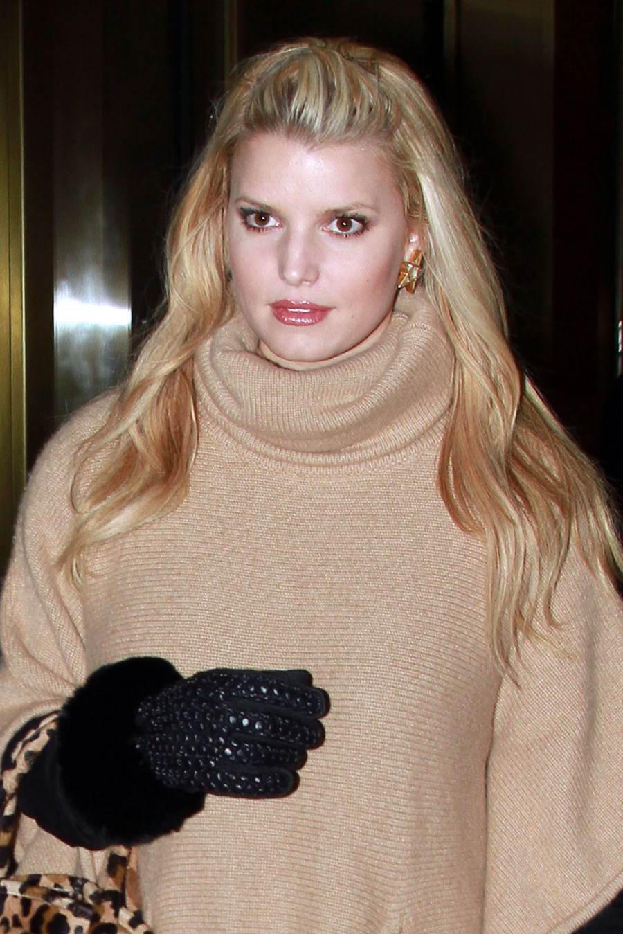 jessica_simps_1728_x_2592