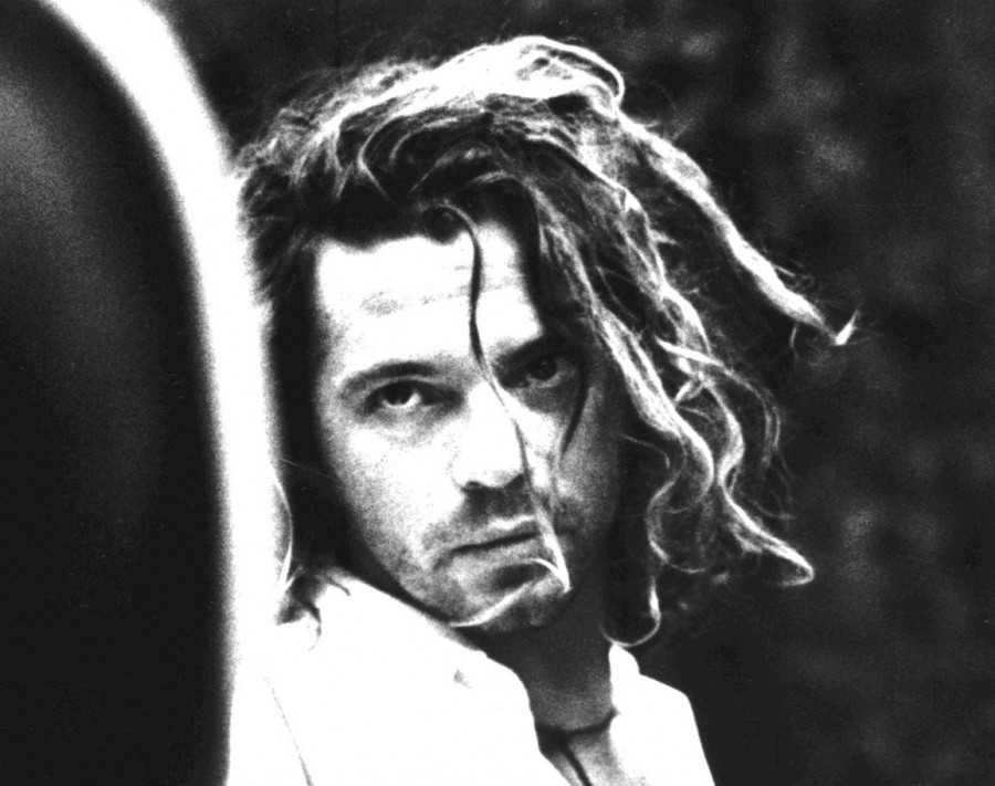 hutchence_1155_x_913