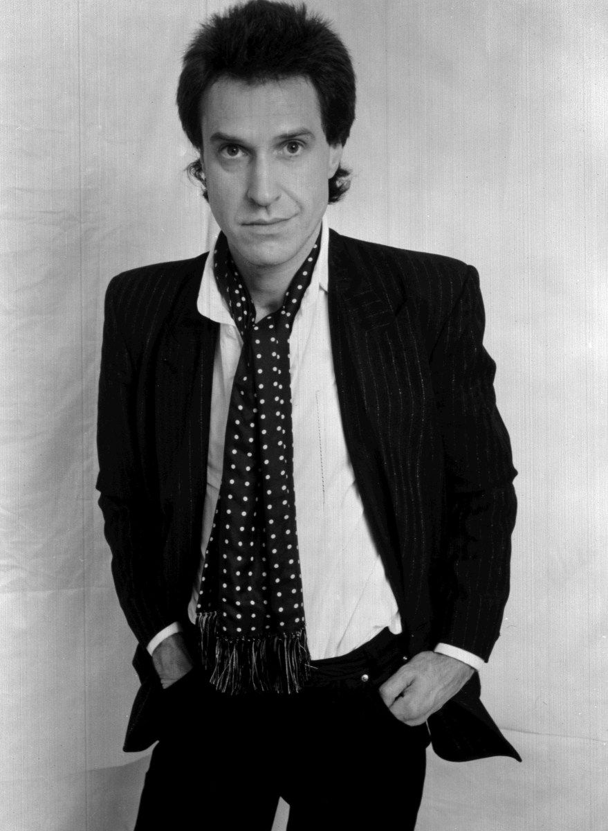 raydavies_879_x_1200