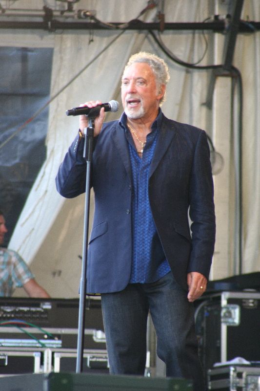 tomjones