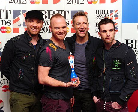 coldplay-brit-awards-2012-backstage-1329863899-view-0