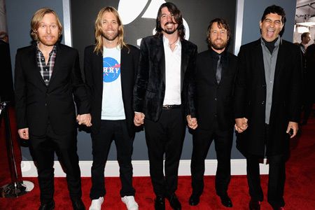 foo_fighters_2012_grammy_awards_red_carpet_17jgss7-17jgssb