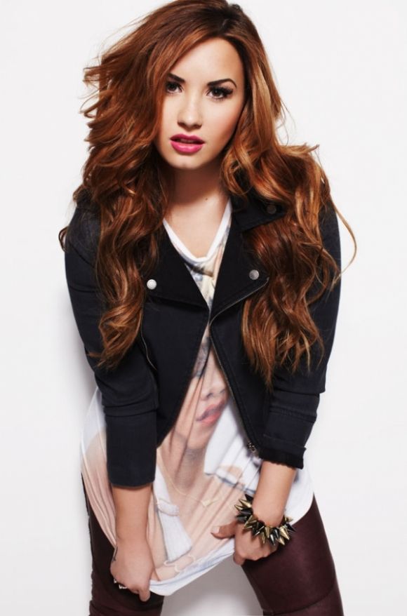 demi_lovato_fabulous_magazine_thumb