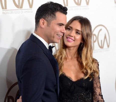 jessica-alba-cash-warren-pga-red-carpet-03