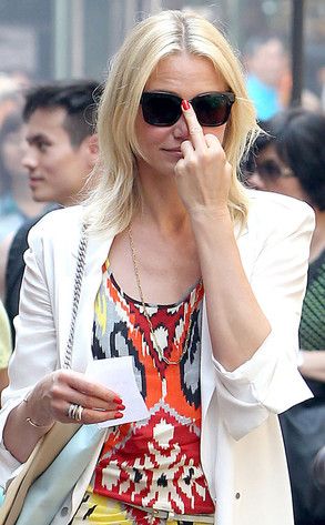 rs 293x473-130625084013-634.diaz.finger.jlc