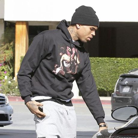 chris-brown-fait-la-promo-de-sa-marque-black