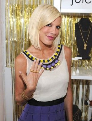 Tori Spelling-854x1280