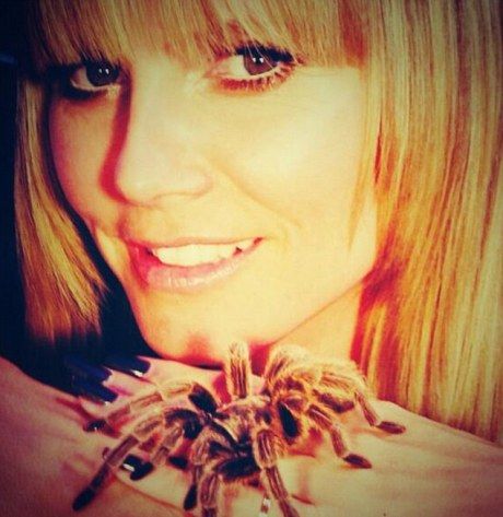 article-2517996-19D4B41E00000578-648 634x670