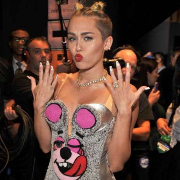 14517d847e39a580de7f17bf33a2f887 L