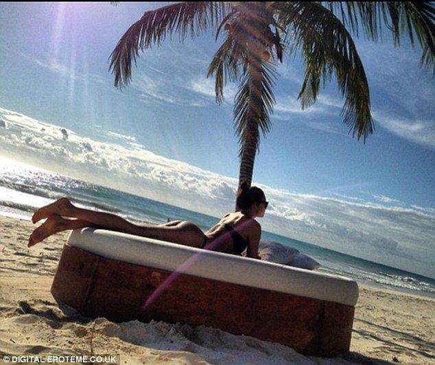 article-2542465-1ACEBDDE00000578-113 634x532