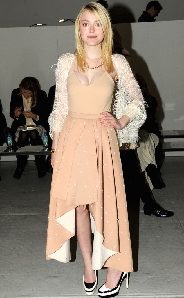 rs 634x1024-140211144405-634.dakota-fanning-rodarte-.ls.21114 copy