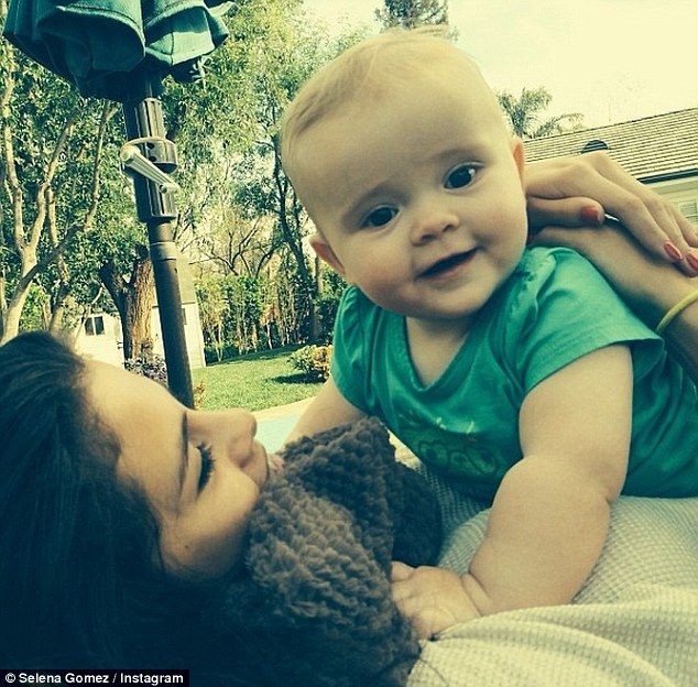 article-2584814-1C6DF60800000578-463 634x624