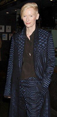 article-2647119-1E6DA6F100000578-911 306x650