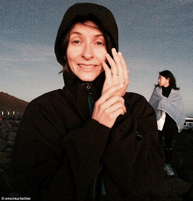 article-2693060-1FA9348700000578-995 634x659