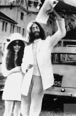 john-lennon-yoko-ono--large-msg-130383944328